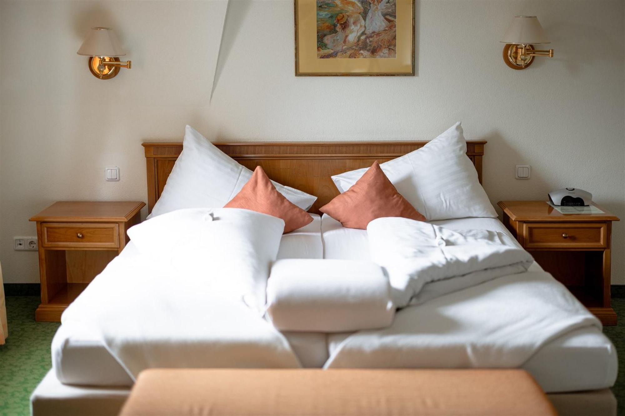 Hotel Kurhaus Dr. Petershofer Wolfsegg am Hausruck Esterno foto