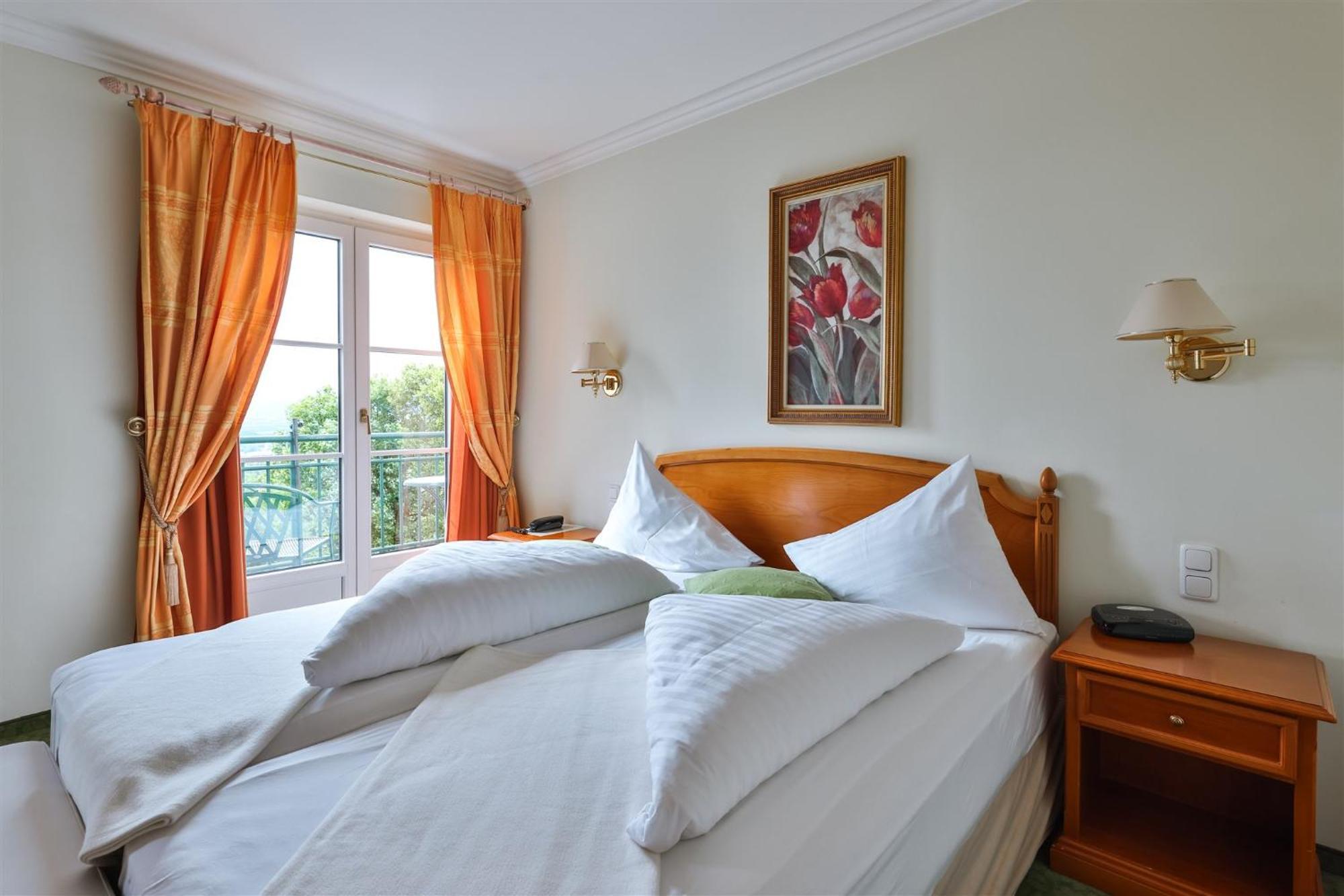 Hotel Kurhaus Dr. Petershofer Wolfsegg am Hausruck Esterno foto