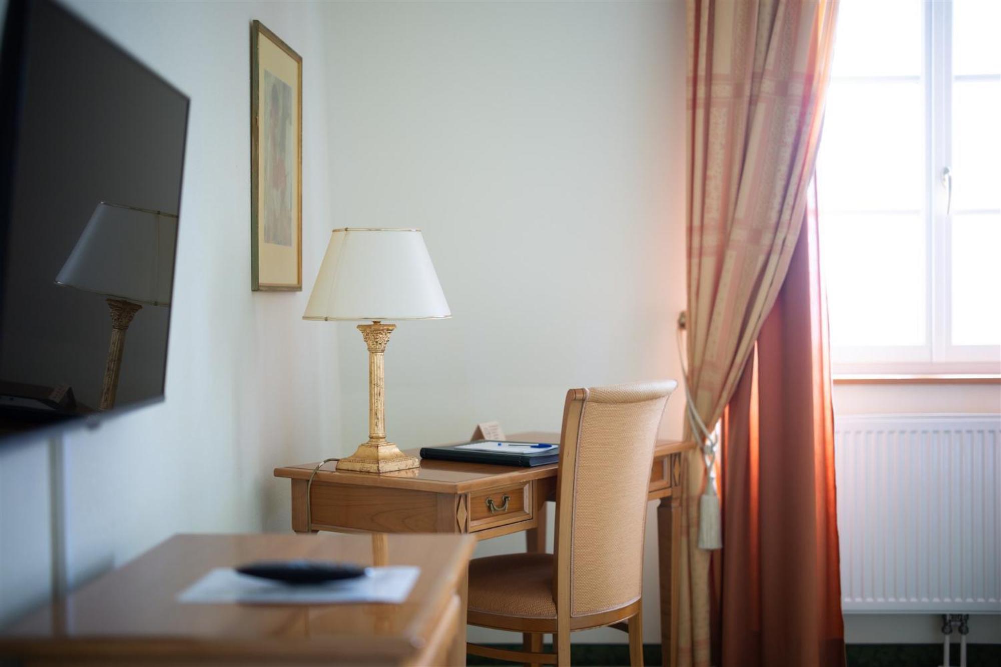 Hotel Kurhaus Dr. Petershofer Wolfsegg am Hausruck Esterno foto