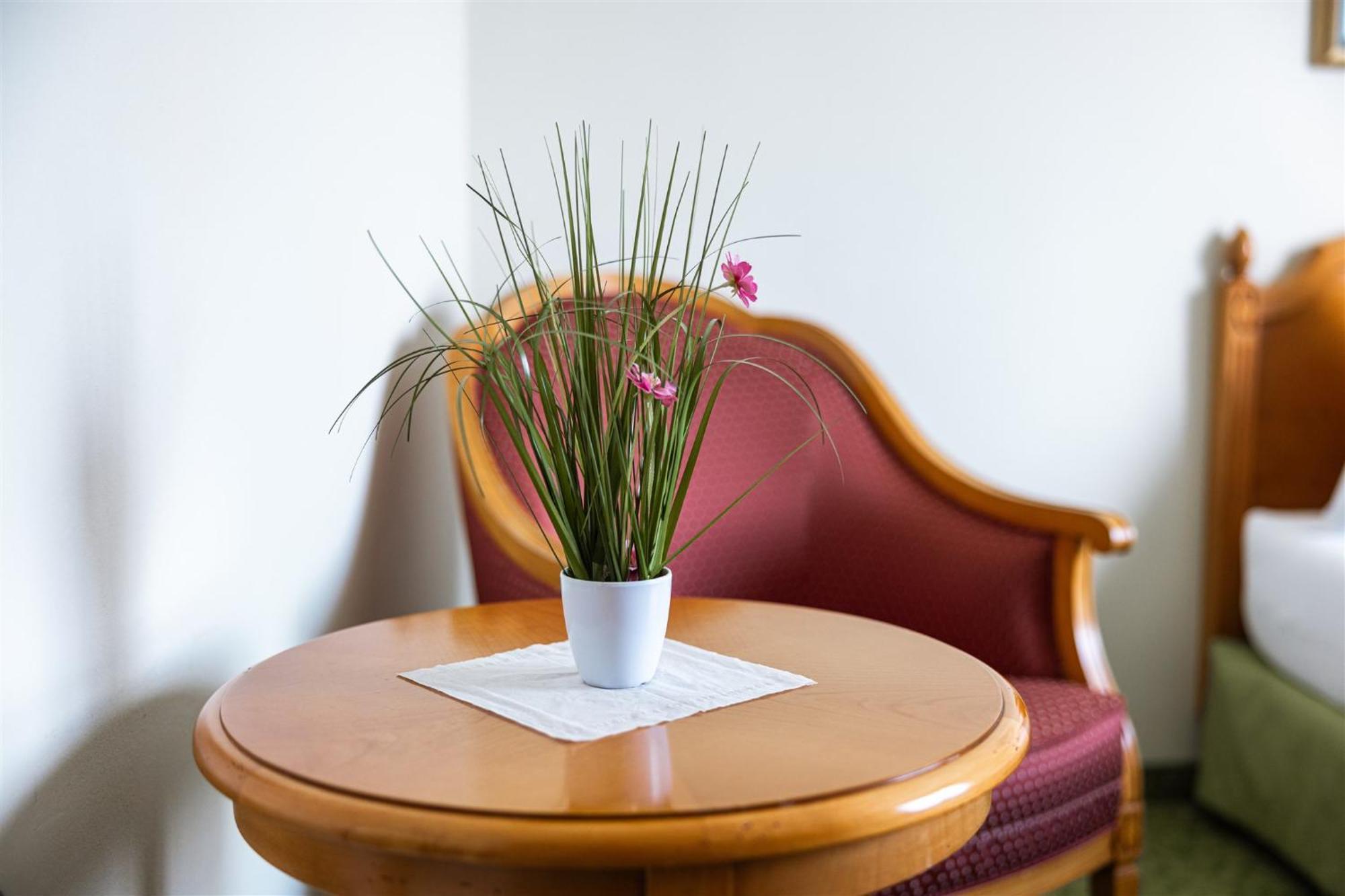 Hotel Kurhaus Dr. Petershofer Wolfsegg am Hausruck Esterno foto